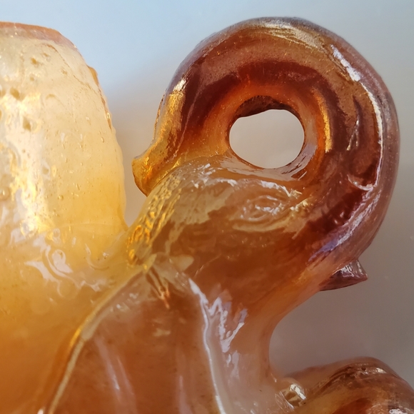 Rare "Packy the Elephant" Irredescent Carnival Glass Paperweight or 🥚 Holder - Picture 8 of 16